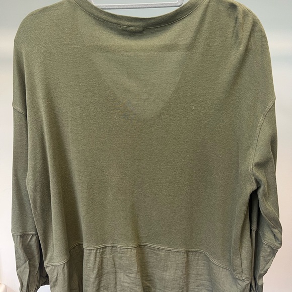 Splendid olive green long-sleeve tee with drawstring Size XS - Picture 3 of 3